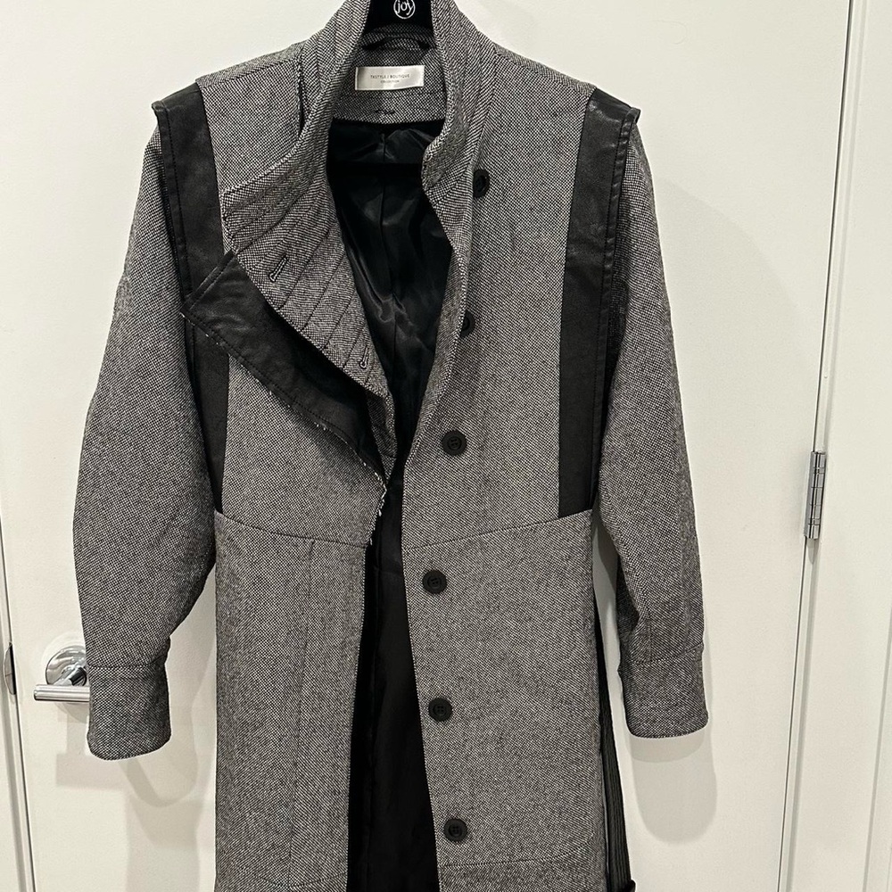 Wool coat - Picture 5 of 9